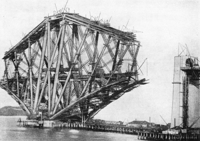 The Queensferry cantilever of the Forth Bridge