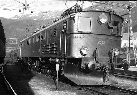 Norwegian State Railways NSB El 4 2033 at Narvik railway station, 1930