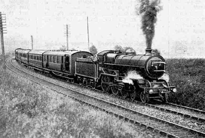 Up English Mail with four-cylinder 4 6-0 locomotive No. 403