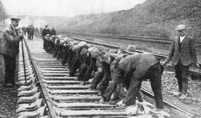 Experimental use of steel sleepers by the British railways