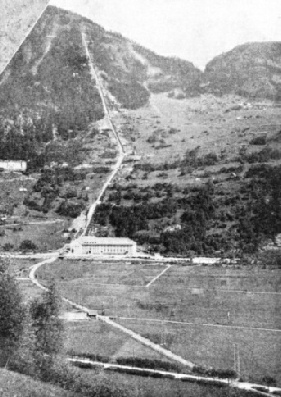 The pipe-line descends into the Piotta power-station