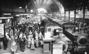 Paddington station at the peak of a busy period.