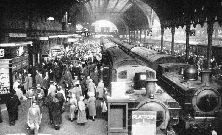 Paddington station at the peak of a busy period.