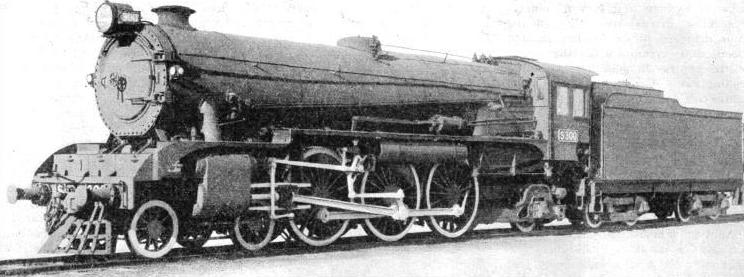 THREE-CYLINDER “PACIFIC” LOCOMOTIVE S 300