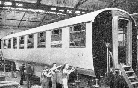 Special coaches built for the "Silver Jubilee"