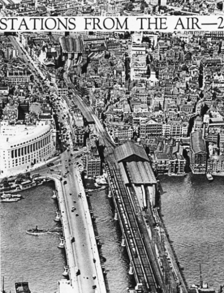 St Pauls station, City of London