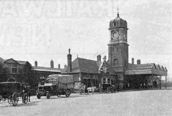 The main entrance of Southampton West station