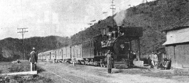 A passenger train from Campos on the Leopoldina Railway